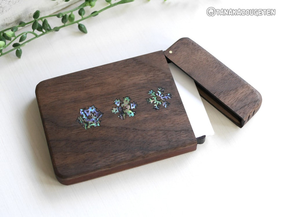 木製名刺入れ【雪の結晶～Snow Fantasy～】ウォールナット 2枚目の画像
