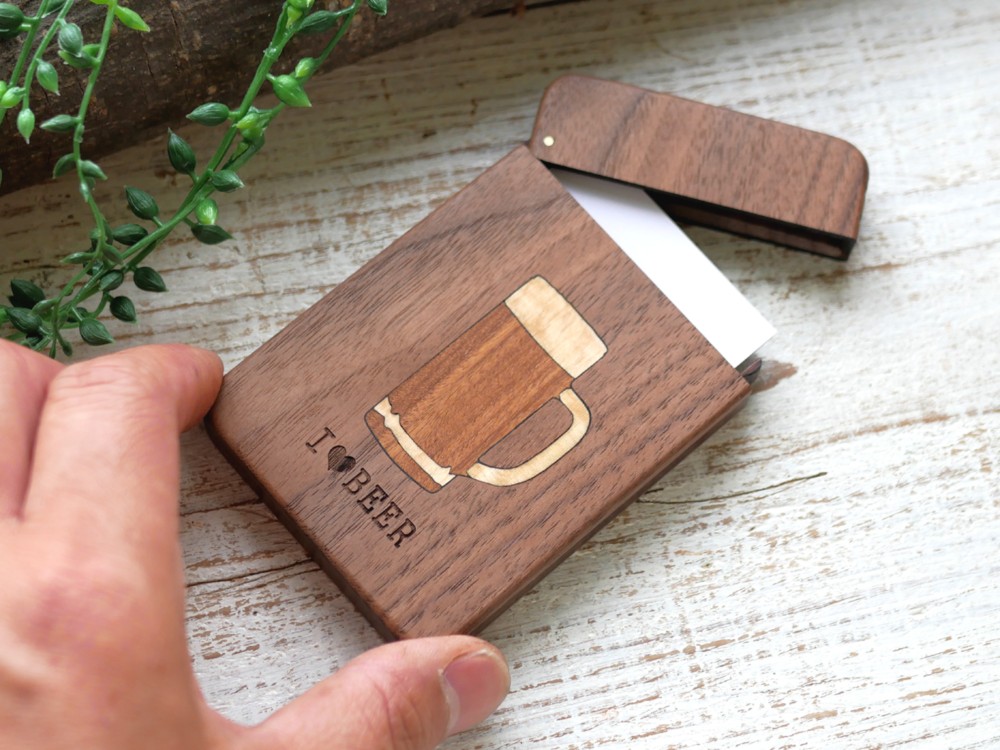 『ビール好きに捧げる名刺入れ』