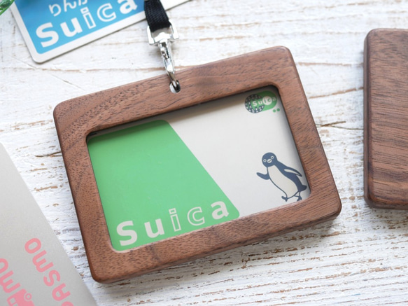 木製『社員証ケース』横向きアクリル窓【歩く猫】 3枚目の画像