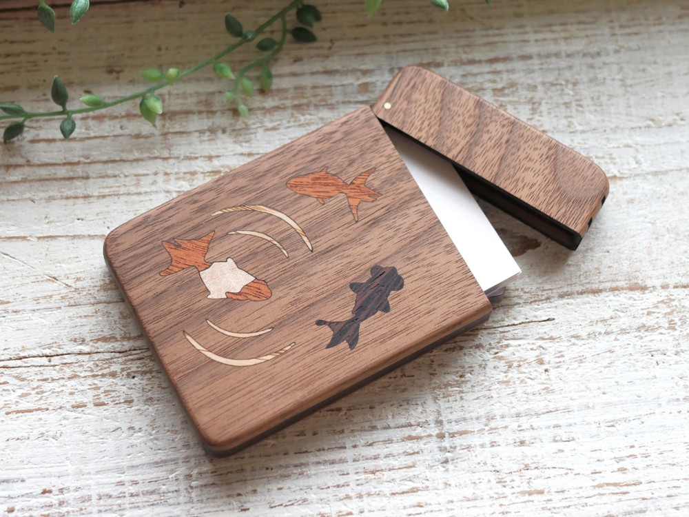 木製名刺入れ『金魚』ウォールナット