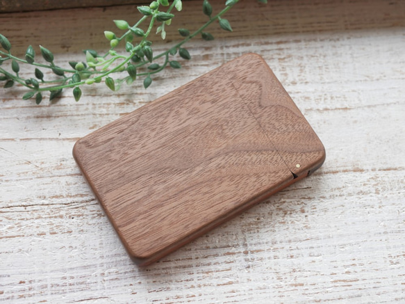 木質名片夾「螢火魷」胡桃木 第5張的照片