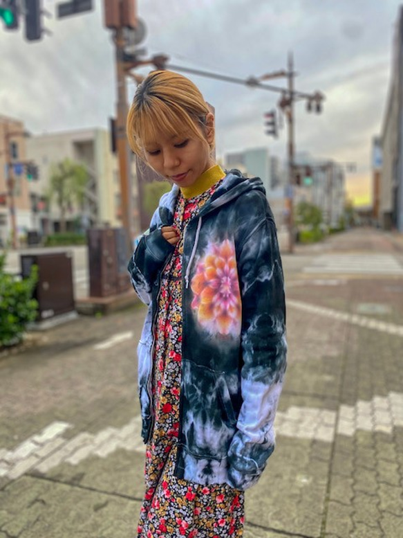 帥氣染色的最新作品！ ！！紮染 Mandala Hoodie ☆ M size 黑色 HD12-47 第5張的照片