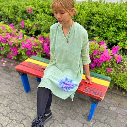 タイダイ染め 七分袖チュニック 優しいグリーンに幻想的な曼荼羅