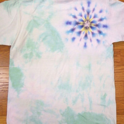 タイダイ　絞り染め 曼荼羅　Hippies Dye☆Ｔシャツ　Mサイズ　淡いグリーン系ムラ染め☆HD7-23 4枚目の画像