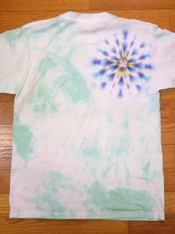 タイダイ　絞り染め 曼荼羅　Hippies Dye☆Ｔシャツ　Mサイズ　淡いグリーン系ムラ染め☆HD7-23 4枚目の画像