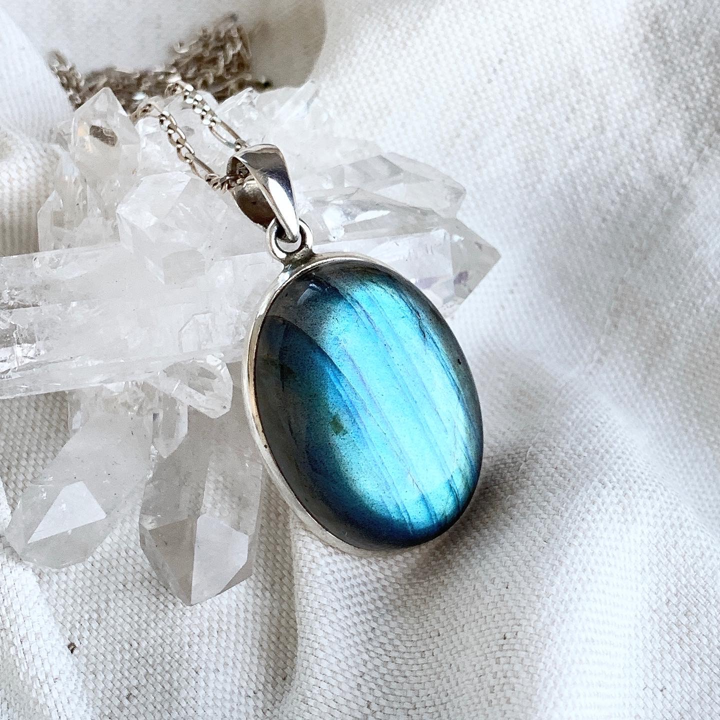 美品！個性的な輝き！ラブラドライト・トップ