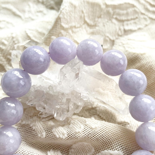 現品のみ❣️皇と同じ✨乳白色紫ラベンダー翡翠 蛇ブレス✨再販なし❣️ 現品のみ❣️皇と同じ✨乳白色紫ラベンダー翡翠 蛇ブレス✨再販なし