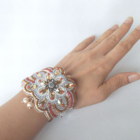 [珠繡]施華洛世奇的Maharaja風格手鍊 第2張的照片