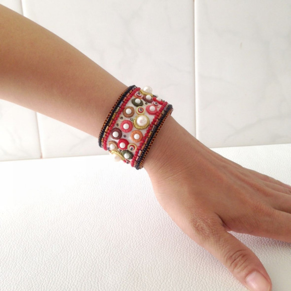 【beads embroidery】 red dot simple bracelet 第5張的照片