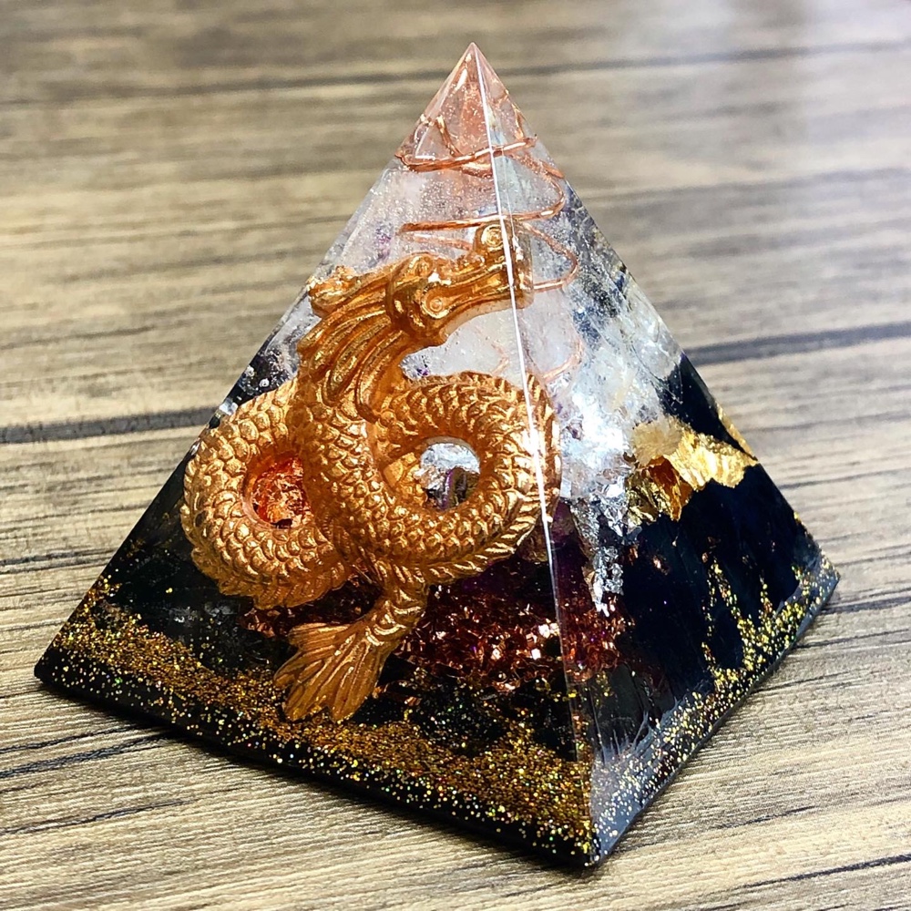 ピラミッド型(大) 龍神 オルゴナイト モリオン(黒水晶) その他