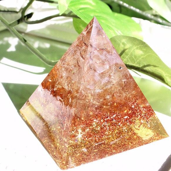 ピラミッド型Ⅱ オルゴナイト シトリン 2枚目の画像