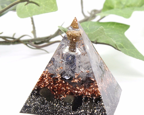振ると音がなる♪ピラミッド型Ⅱオルゴナイト オブシディアン