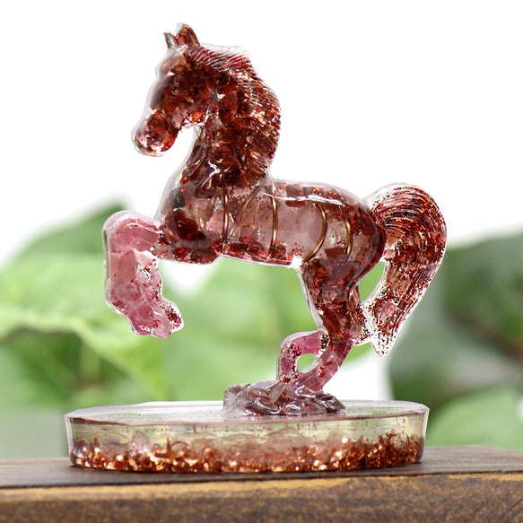 ピンク珊瑚彫刻-馬（置物） 馬型 ガーネット＆ピンクトルマリン オルゴナイト 置物 財運を