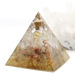 振ると音がなる♪ピラミッド型Ⅱ 小瓶入りオルゴナイト ルチルクォーツ 4枚目の画像