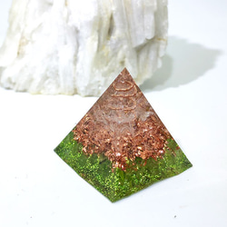 ミニピラミッド型オルゴナイト ペリドット 2枚目の画像