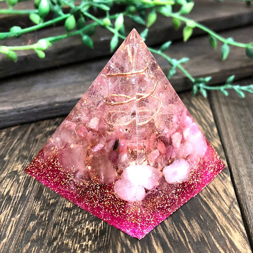 自分に自信が出る] ピラミッド型Ⅱ オルゴナイト ローズクォーツ