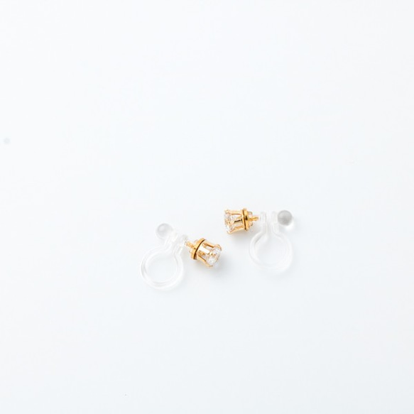 【4月/birthstone】誕生石ピアス crystal 樹脂イヤリング4mm 2枚目の画像