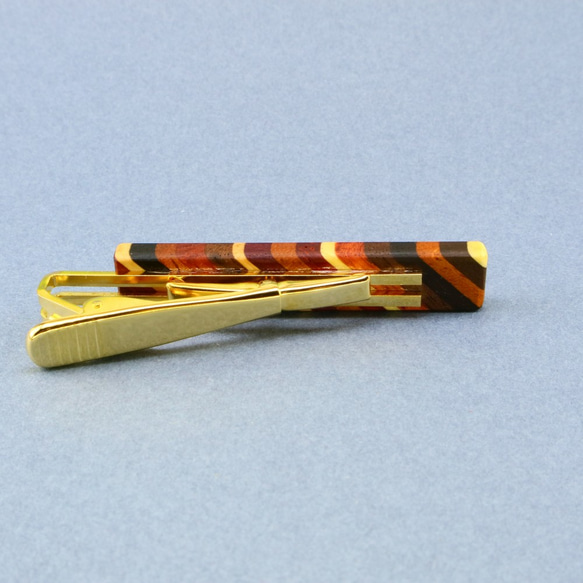 N175 斜めカラーストライプ・錦　木の自然の色の寄木ネクタイピン 4枚目の画像