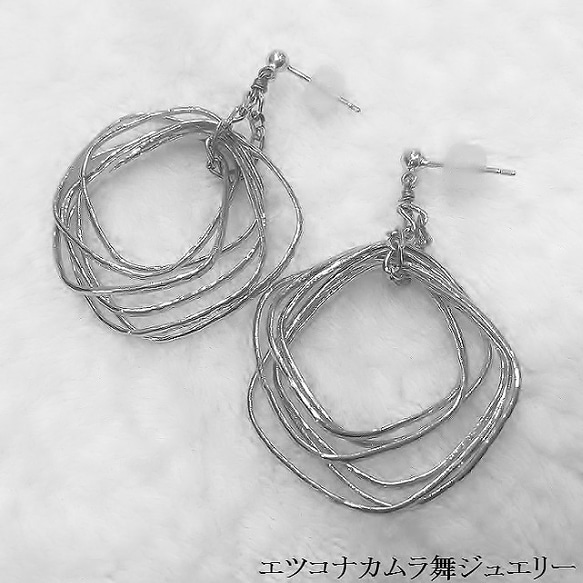 シルバー六連もの四角ピアス 2枚目の画像