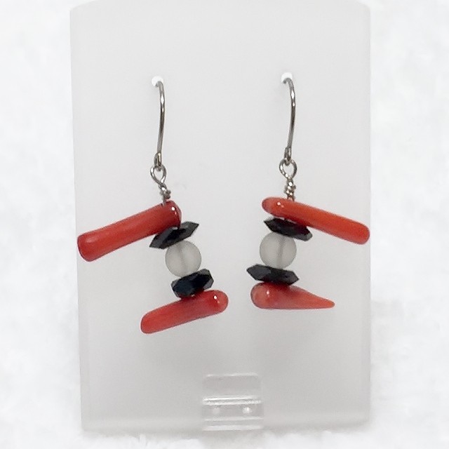 染枝珊瑚・カットオニキス・マット水晶No47