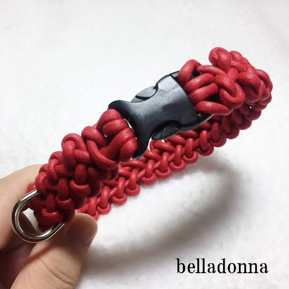 赤の綿ロープマクラメ編みの首輪 3枚目の画像