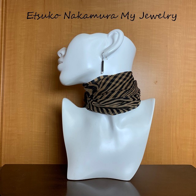 黒珊瑚と水晶ロングピアス