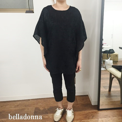 一年中着れるケープ風ブラウス 1枚目の画像