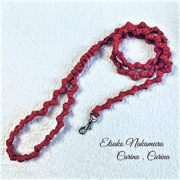 パラコードマクラメ編みNo2　小型犬用リード　 1枚目の画像