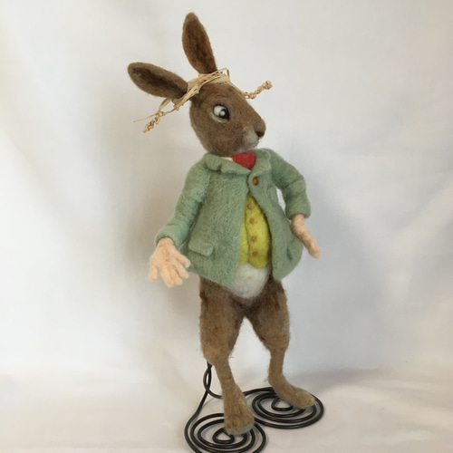 子供部屋のアリス』より♡3月うさぎ 羊毛フェルト きのこの国のアリス