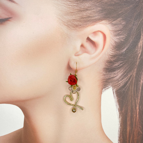 革の薔薇ピアス ピアス（フック・チェーン） ÄHRE 通販｜Creema  