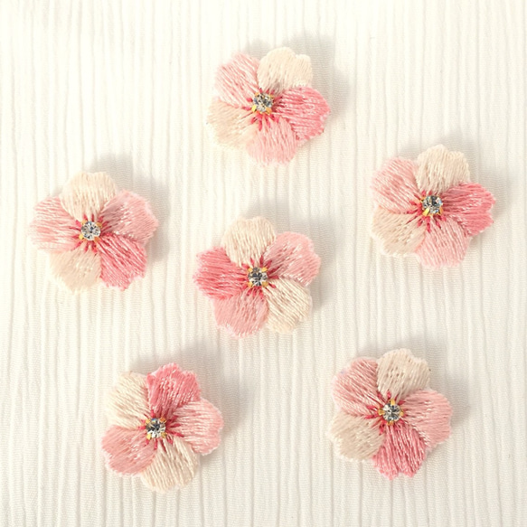 クリックポスト送料無料☆刺繍の桜ピアス/イヤリング 3枚目の画像
