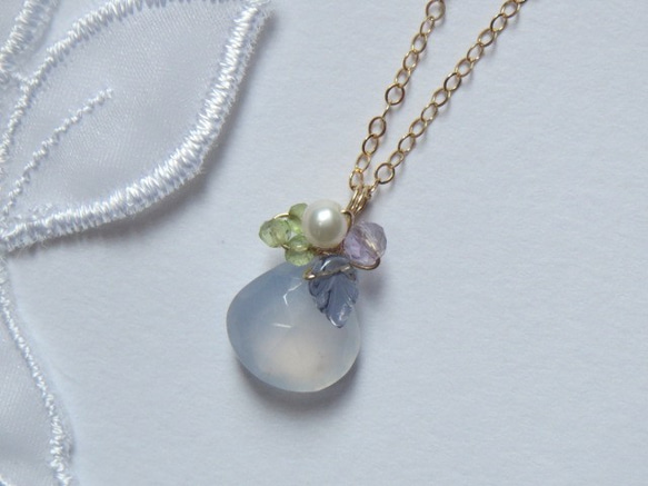 ブルーカルセドニーアイオライトネックレス