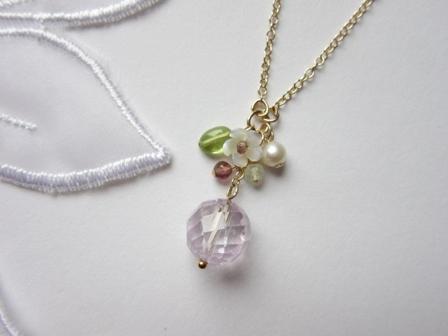 14kgf　クンツァイトのネックレス 5,376円