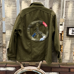 古着セレクトリメイク》ピースワッペンミリタリージャケット