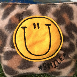 豹微笑徽章插角袋 第4張的照片