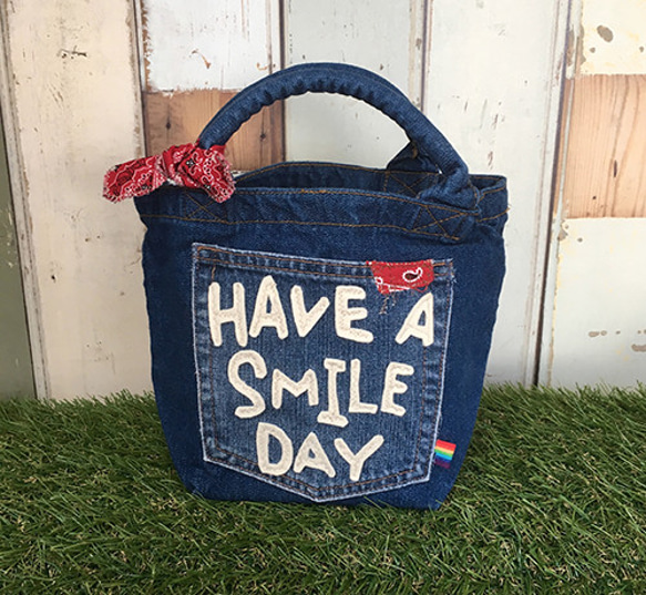 「HAVE A SMILE DAY」ワッペンデニムミニトート 1枚目の画像