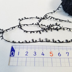 B312「ミニリボンヤーン(ブラック)」素材糸　引き揃え糸 2枚目の画像