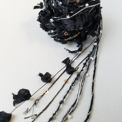 ④A751｢ブラックフラワースパンコール」引き揃え糸　素材糸 4枚目の画像