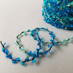 B138「羽ツイストヤーン(ブルー)」素材糸　引き揃え糸　編み糸 2枚目の画像