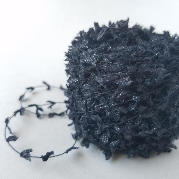 「リボンヤーン(ブラック)」素材糸　引き揃え糸 3枚目の画像