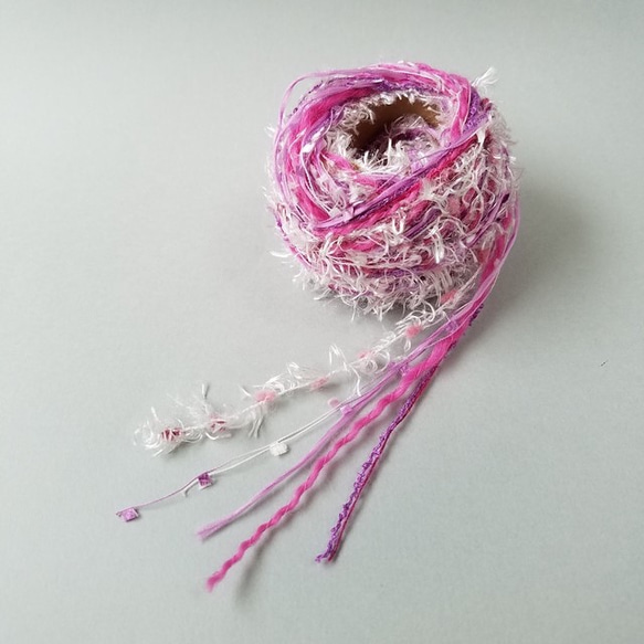 ①「ピンクチェリー(1)」素材糸　引き揃え糸 3枚目の画像