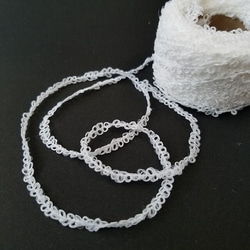 B255「クローバーヤーン(ホワイト)」素材糸　引き揃え糸 1枚目の画像