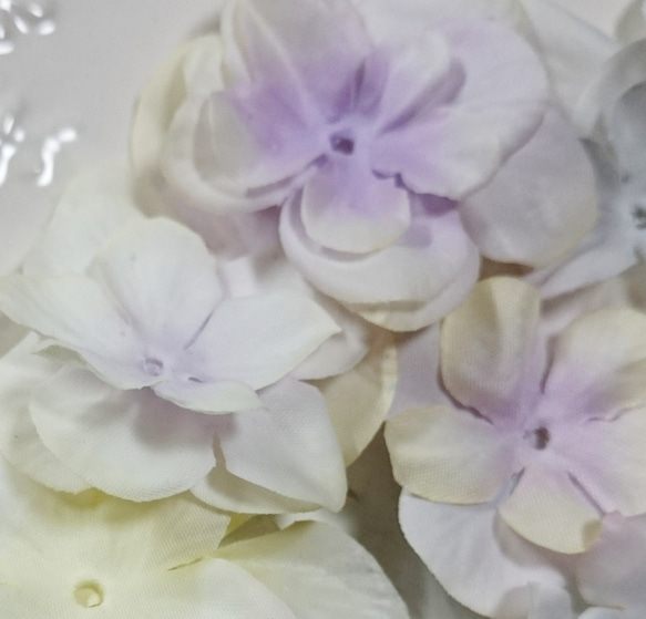 高級あじさいの花びら パーツ 31番 ホワイトパステル 2枚目の画像