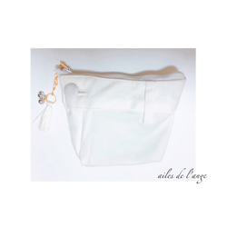 no.276 - flower ＊ tussel remake white purse 1枚目の画像