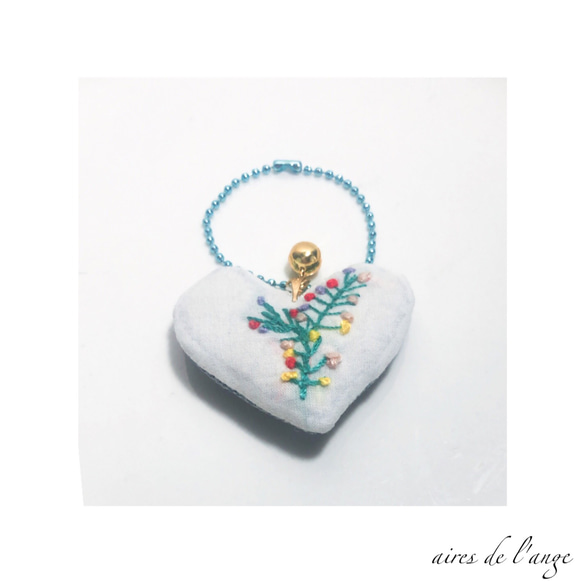 no.481 - flower embroidery ＊ heart charm⑤ 1枚目の画像