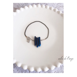 no.550 - crystal  《blue》＊ triangle silver bracelet 2枚目の画像