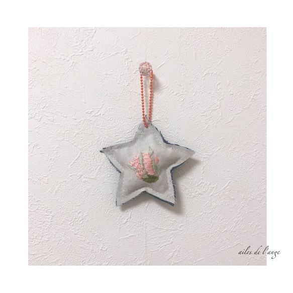 no.595 - flower embroidery ＊ star charm ① 1枚目の画像