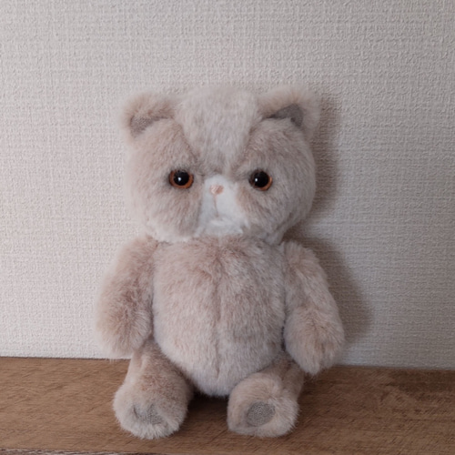 ぺちゃんこにゃんこのぬいぐるみ（teddy bearタイプ））※Annie