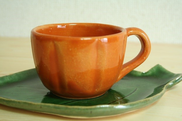 かぼちゃカップと葉っぱのお皿 Ⅰ(セット価格） 1枚目の画像