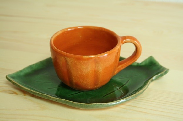 かぼちゃカップと葉っぱのお皿 Ⅰ(セット価格） 2枚目の画像